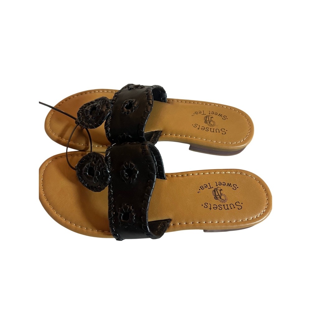 Womens Sunsets Sweet Tea Sandals 6 Preppy Whipstitch Medallion Black Thong Flat - Picture 2 of 5